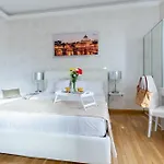 Luxury Rom