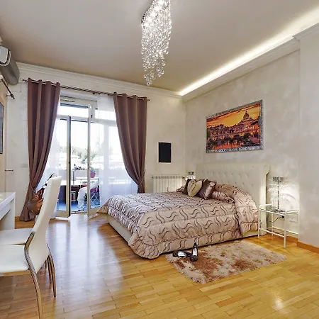 Luxury 4* Rom